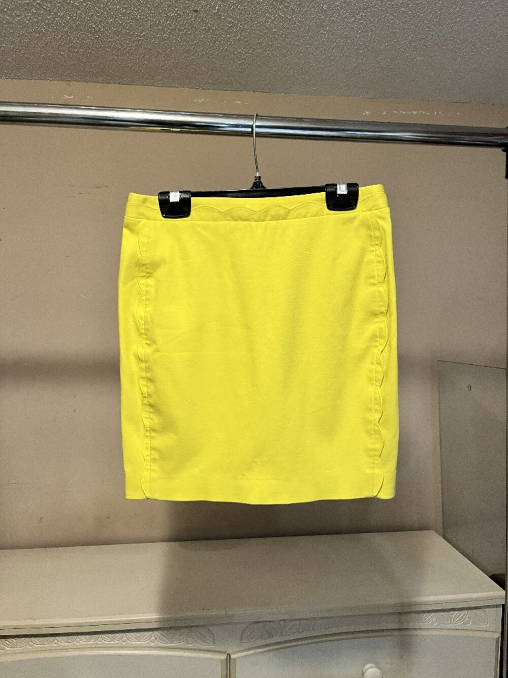 Banana Republic Scalloped Pencil Mini Skirt Yellow Sz 0